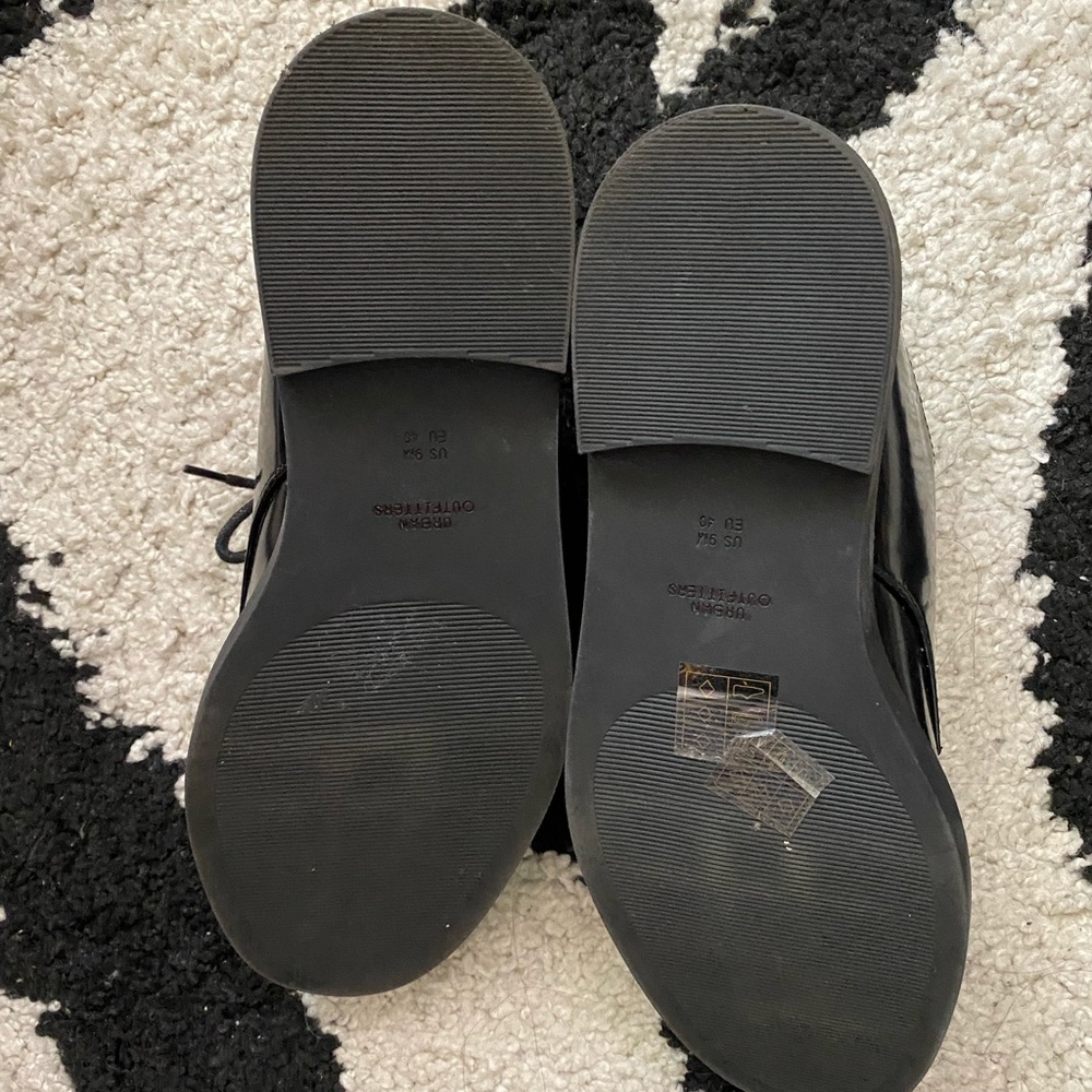 Urban Outfitters Black Oxford Shoes - Picture 6 of 6